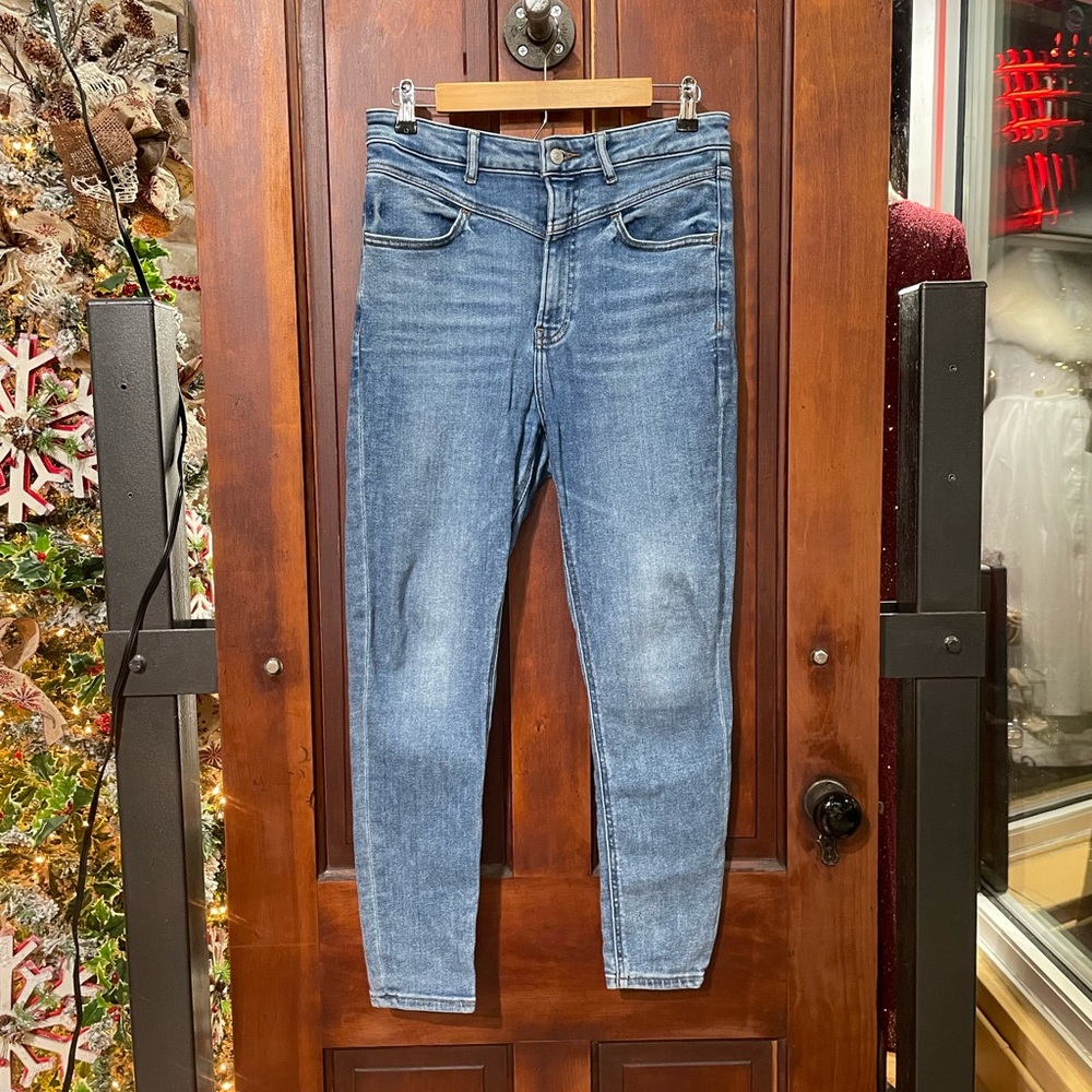 Express- Cropped Skinny High Rise Waist line Jeans. size 6R